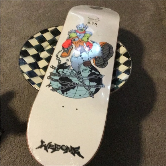 New in plastic Skate Board bought at Zummies - Picture 6 of 9